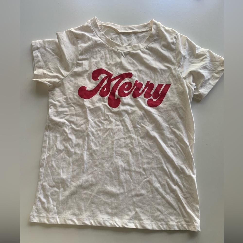 Merry Christmas cream tee 🎄